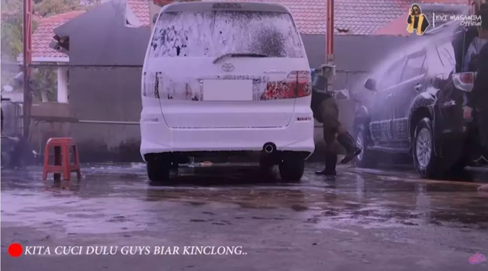 evi masamba kado mobil © 2020 brilio.net evi masamba kado mobil © 2020 brilio.net