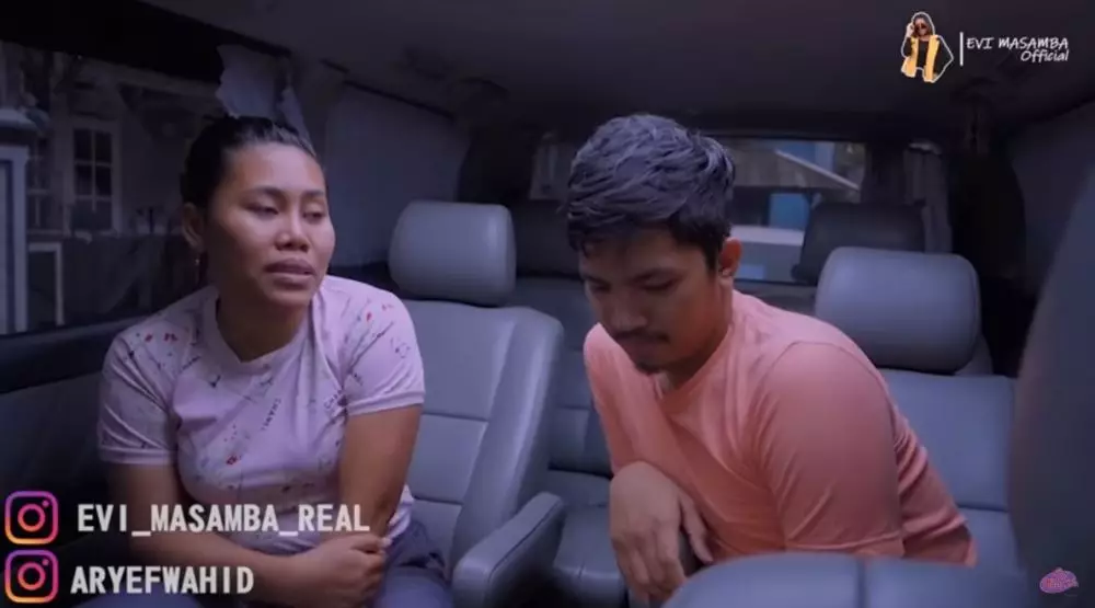 evi masamba kado mobil © 2020 brilio.net evi masamba kado mobil © 2020 brilio.net