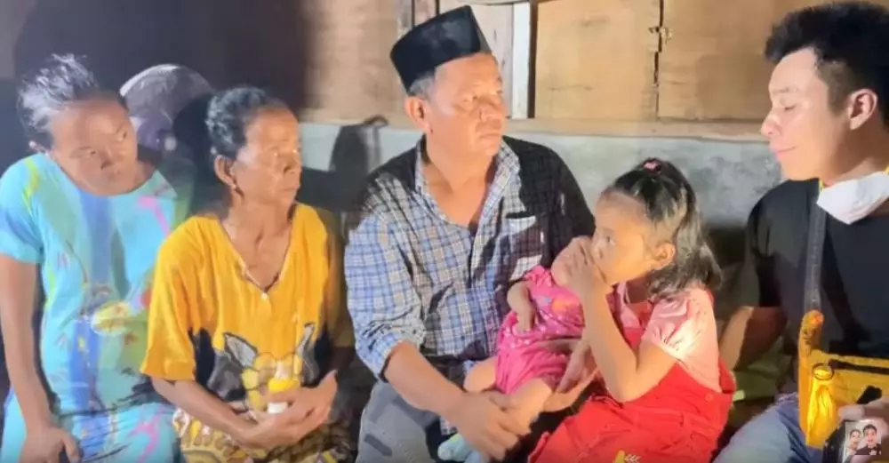 7 momen Baim Wong bertemu sopir angkot viral, mengharukan YouTube 7 momen Baim Wong bertemu sopir angkot viral, mengharukan YouTube