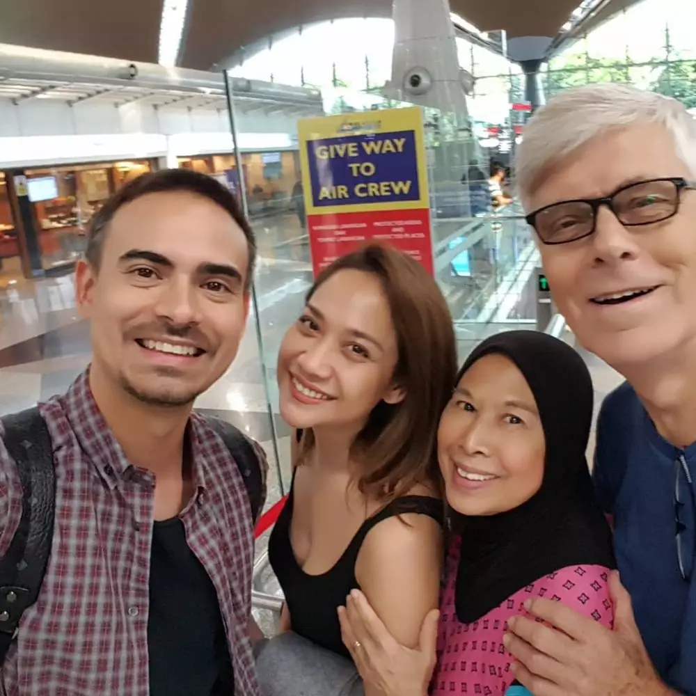 Kenangan Ashraf dan keluarga © 2020 brilio.net