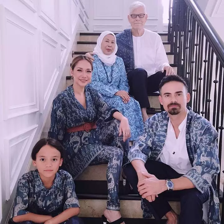 Kenangan Ashraf dan keluarga © 2020 brilio.net