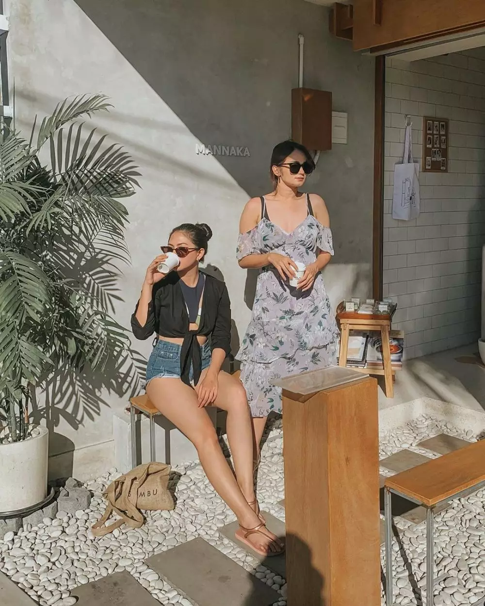 Persahabatan Jessica Mila dan Enzy Storia © 2020 brilio.net Persahabatan Jessica Mila dan Enzy Storia © 2020 brilio.net