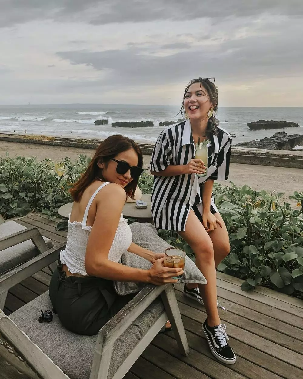 Persahabatan Jessica Mila dan Enzy Storia © 2020 brilio.net Persahabatan Jessica Mila dan Enzy Storia © 2020 brilio.net