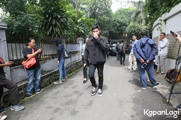 Seleb takziah Ashraf Sinclair  kapanlagi.com & merdeka.com  Seleb takziah Ashraf Sinclair  kapanlagi.com & merdeka.com