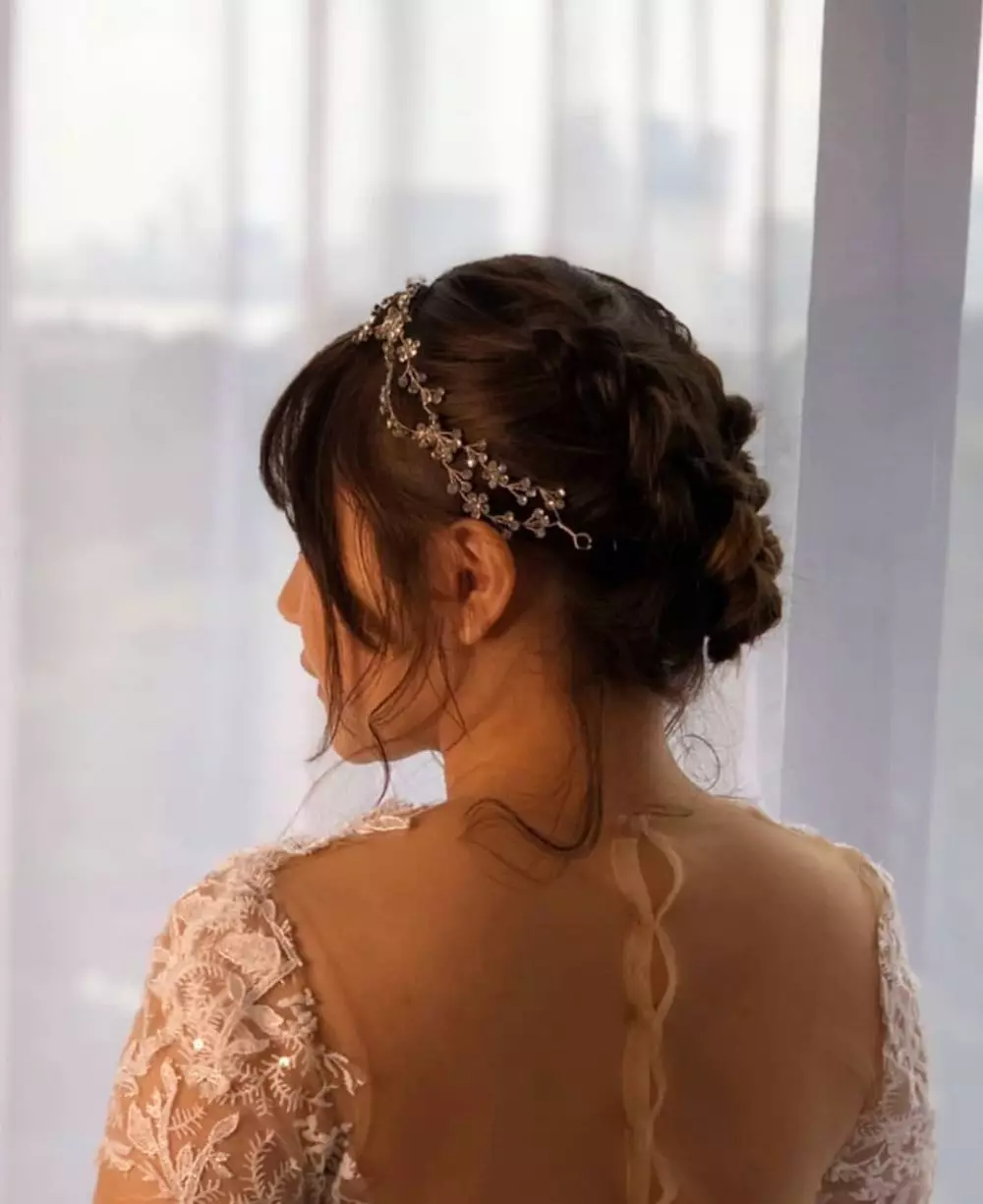 potret Prilly Latuconsina pakai baju pengantin Instagram