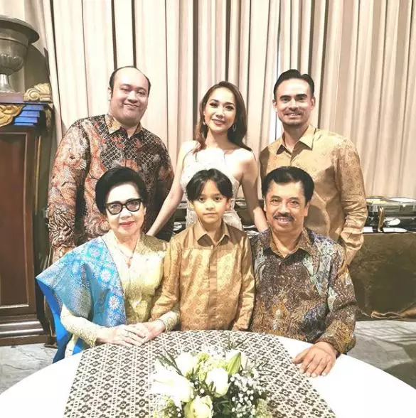 Momen kenangan Ashraf Sinclair & ibunda BCL Instagram  Momen kenangan Ashraf Sinclair & ibunda BCL Instagram