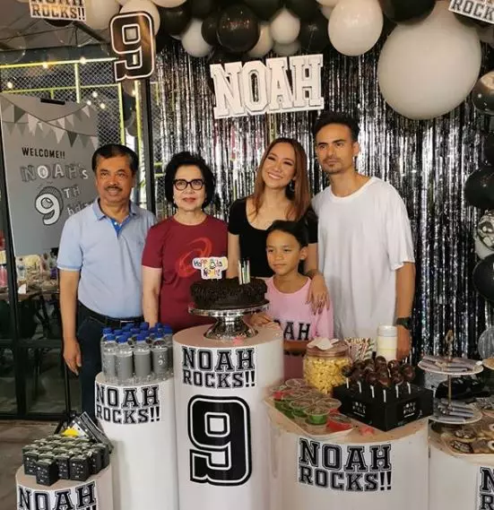 Momen kenangan Ashraf Sinclair & ibunda BCL Instagram  Momen kenangan Ashraf Sinclair & ibunda BCL Instagram