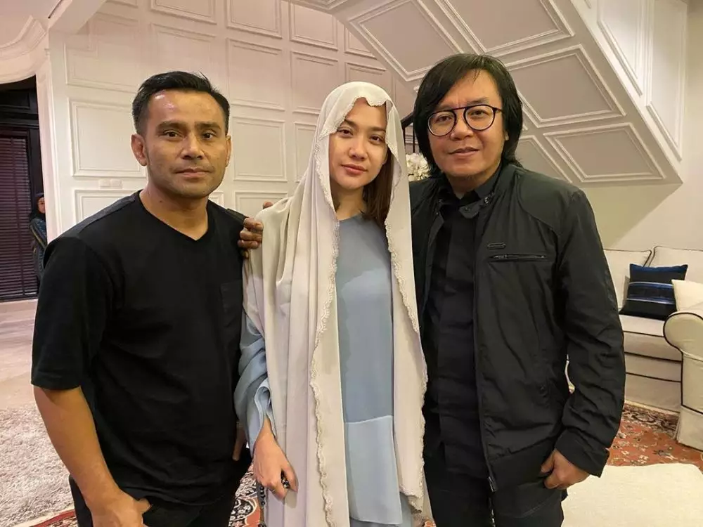 Juri Indonesian Idol melayat ke rumah Bunga Citra Lestari Instagram  Juri Indonesian Idol melayat ke rumah Bunga Citra Lestari Instagram