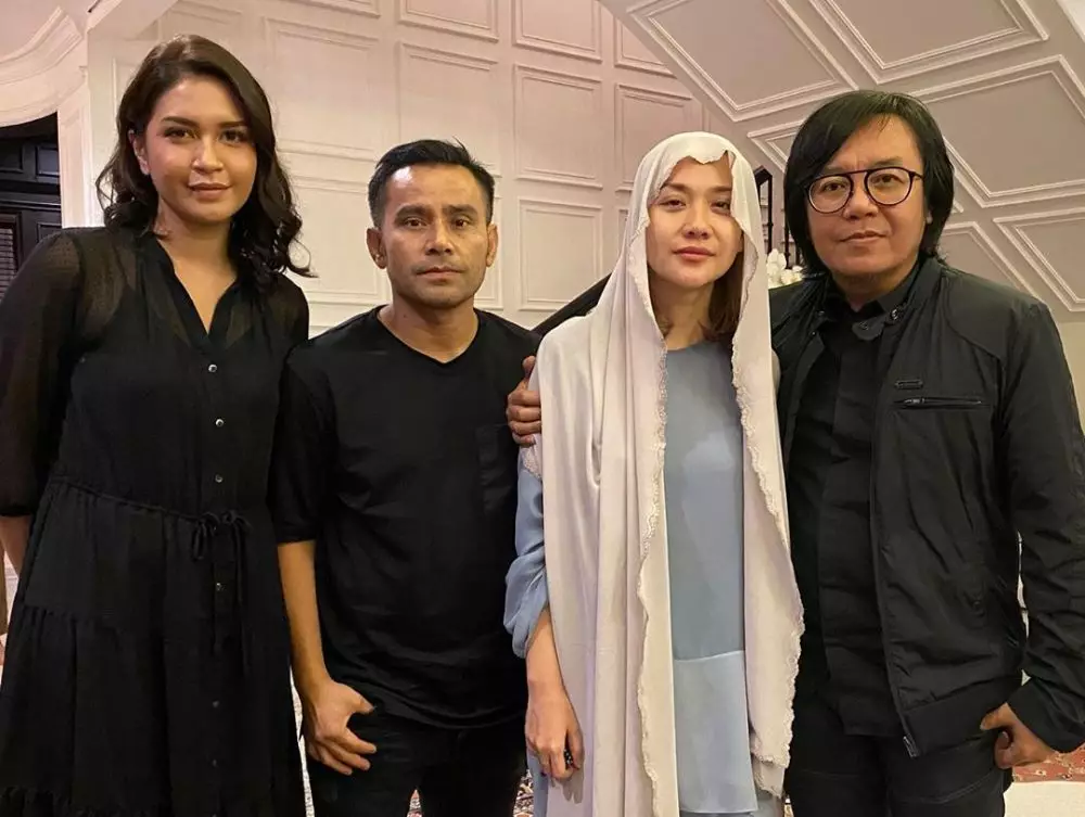 Juri Indonesian Idol melayat ke rumah Bunga Citra Lestari Instagram  Juri Indonesian Idol melayat ke rumah Bunga Citra Lestari Instagram