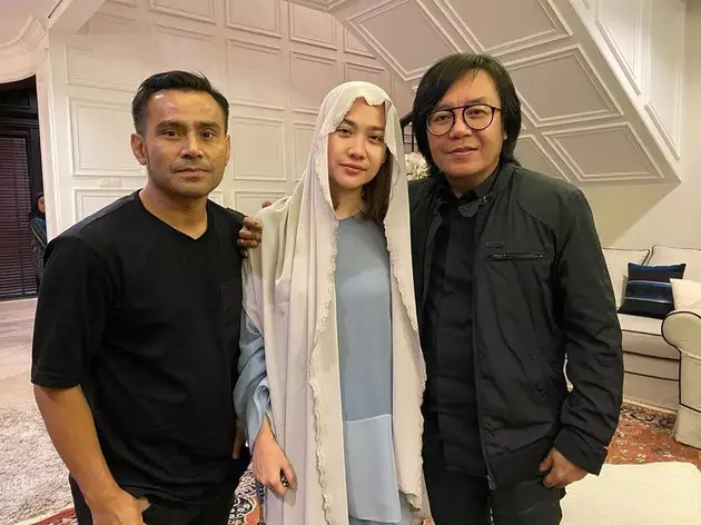 Tahlilan Ashraf Sinclair berbagai sumber  Tahlilan Ashraf Sinclair berbagai sumber