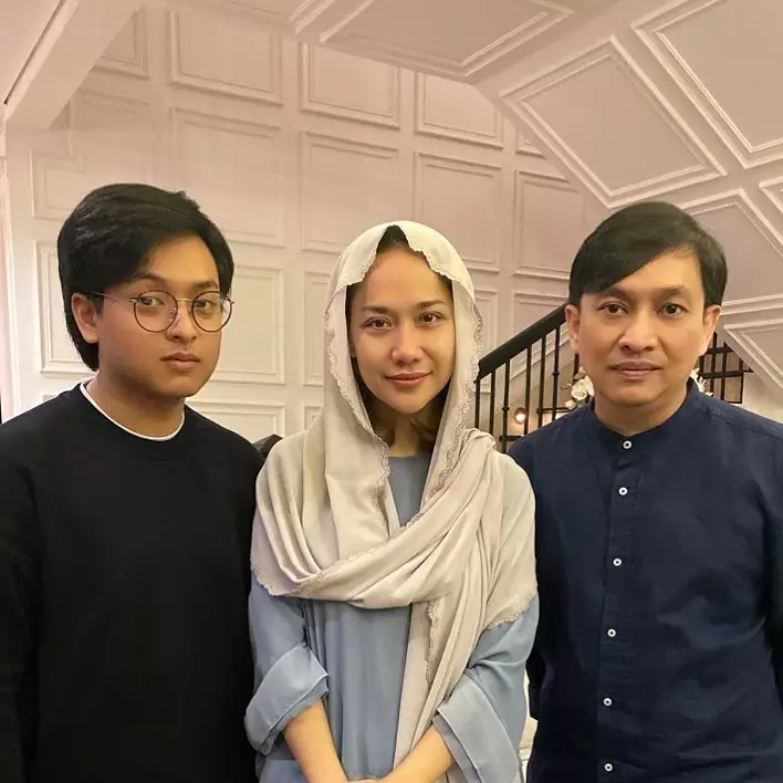 Tahlilan Ashraf Sinclair berbagai sumber  Tahlilan Ashraf Sinclair berbagai sumber