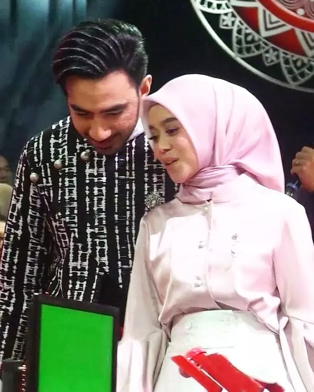 Reza dan Lesty kakak instagram 