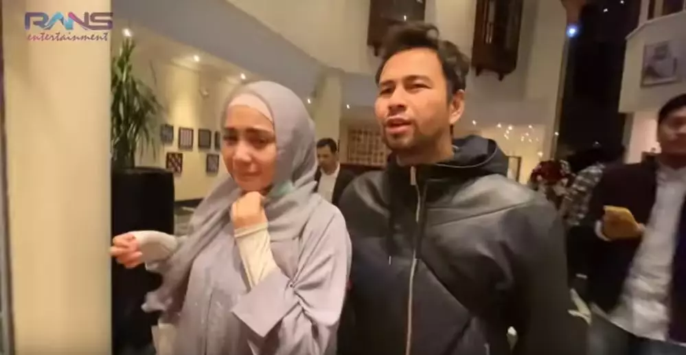 momen haru Nagita berpisah dengan Rafathar YouTube momen haru Nagita berpisah dengan Rafathar YouTube