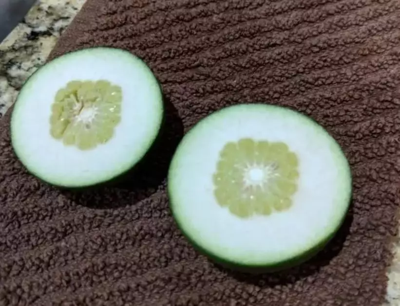 9 Potret buah dengan bentuk tak lazim Berbagai sumber