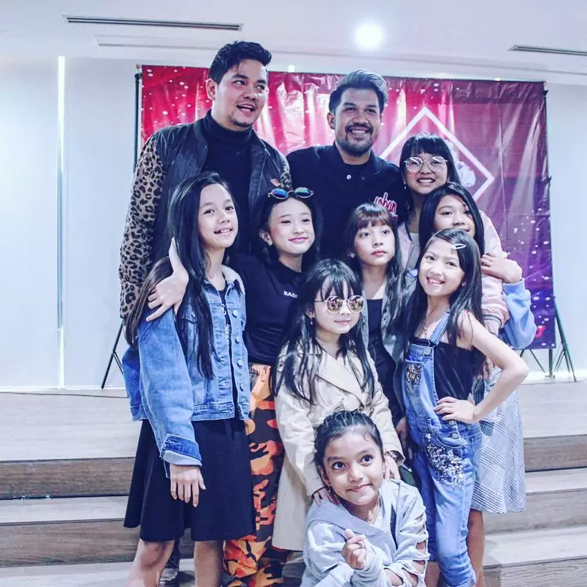 girlband cilik bentukan Indra Bekti Instagram/@gisel_la @indrabekti girlband cilik bentukan Indra Bekti Instagram/@gisel_la @indrabekti