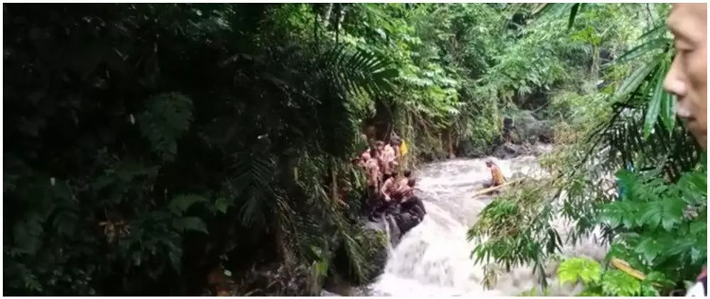 Kronologi siswa SMP Turi Sleman terseret banjir merdeka.com