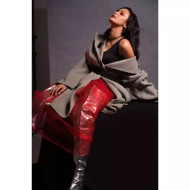 seleb busana plastik © 2020 brilio.net