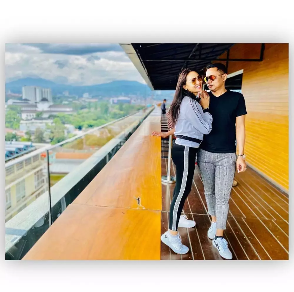 Kalina Ocktaranny dan pacar barunya © 2020 brilio.net Kalina Ocktaranny dan pacar barunya © 2020 brilio.net