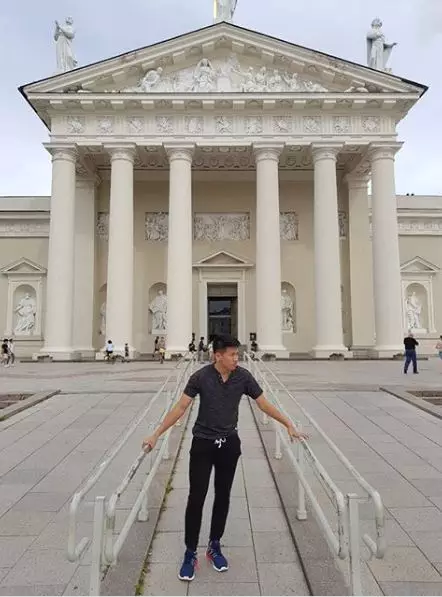 10 Gaya Abraham Damar Grahita di luar lapangan, simple tapi cool Instagram/@abrahamdg_