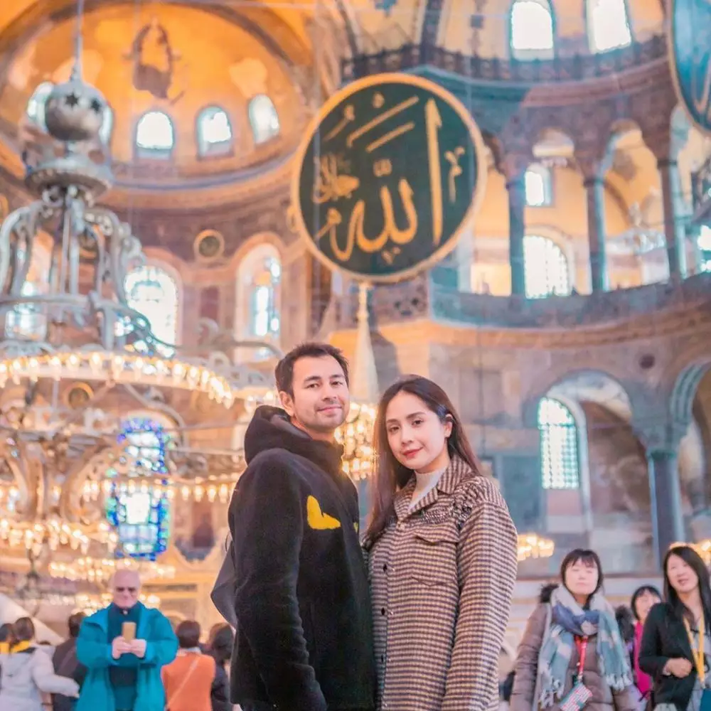 Raffi Ahmad habiskan Rp 10 M keliling dunia © 2020 instagram.com Raffi Ahmad habiskan Rp 10 M keliling dunia © 2020 instagram.com