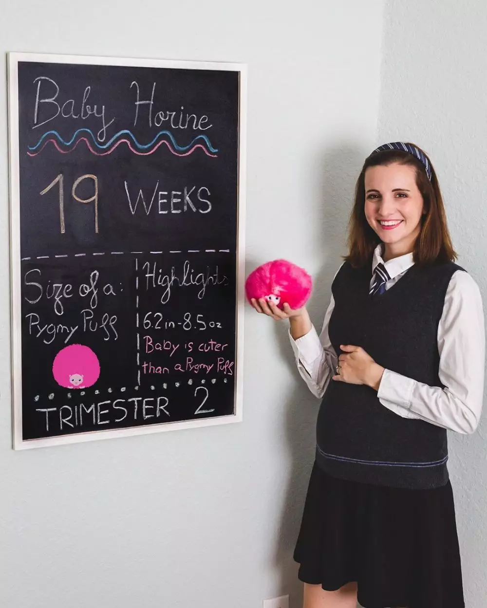 10 gaya wanita pakai kostum unik rayakan kehamilan Instagram