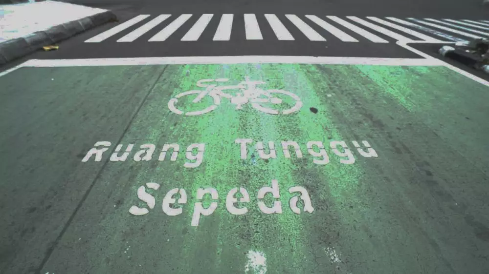 Mengenal warna marka jalan dan fungsinya Brilio.net  Mengenal warna marka jalan dan fungsinya Brilio.net