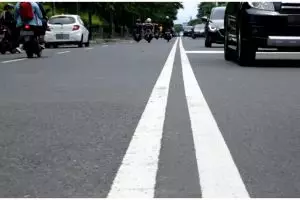 Mengenal warna marka jalan dan fungsinya