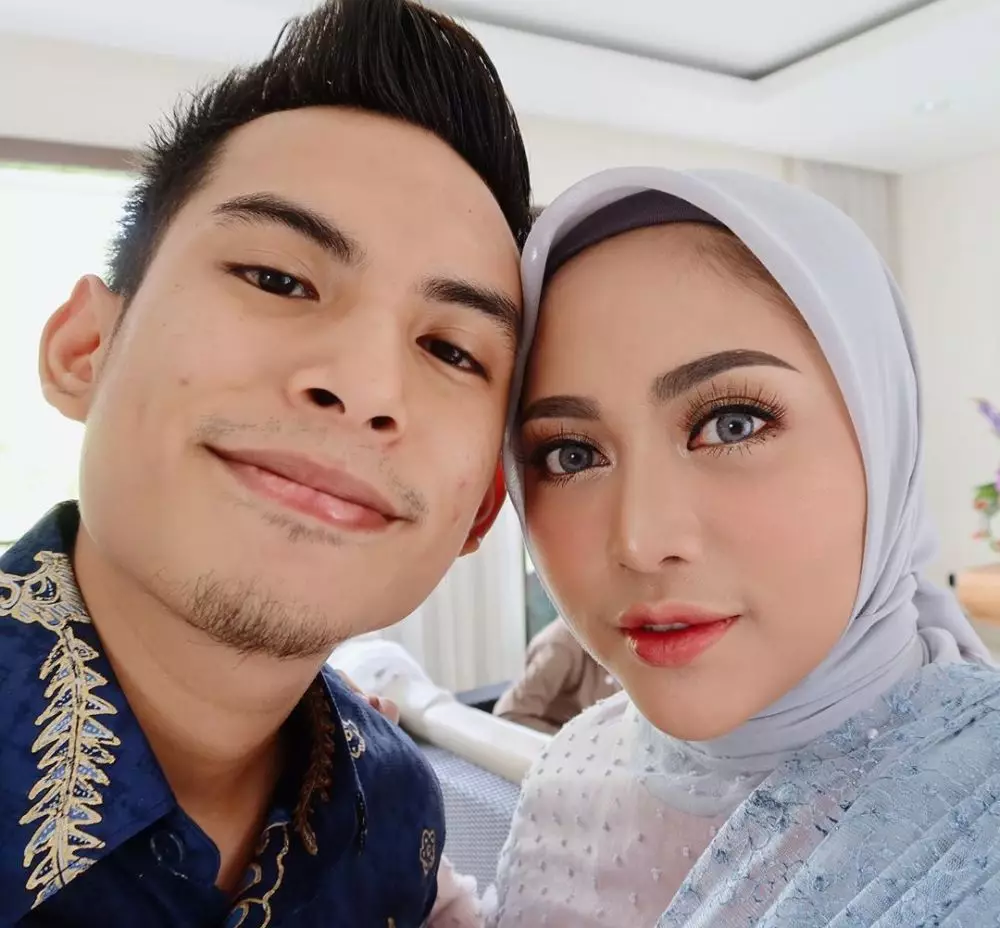 Seleb dapat kejutan kue ulang tahun pakai uang asli Instagram