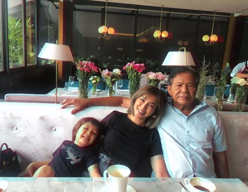 kedekatan Jessica Iskandar dan ayahnya © 2020 instagram.com