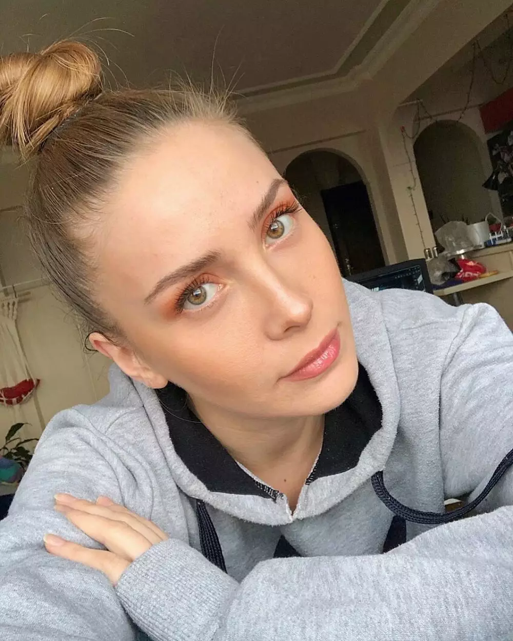 Melek di Drama Turki Elif instagram 