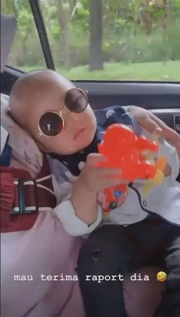 bella shofie ambil rapot anak © 2020 brilio.net