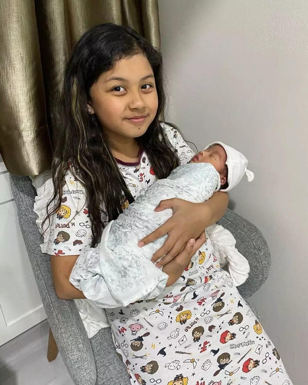 Anak seleb ini ganti warna rambut Instagram/@nirinazubir_ ; @shela_lala96 Anak seleb ini ganti warna rambut Instagram/@nirinazubir_ ; @shela_lala96