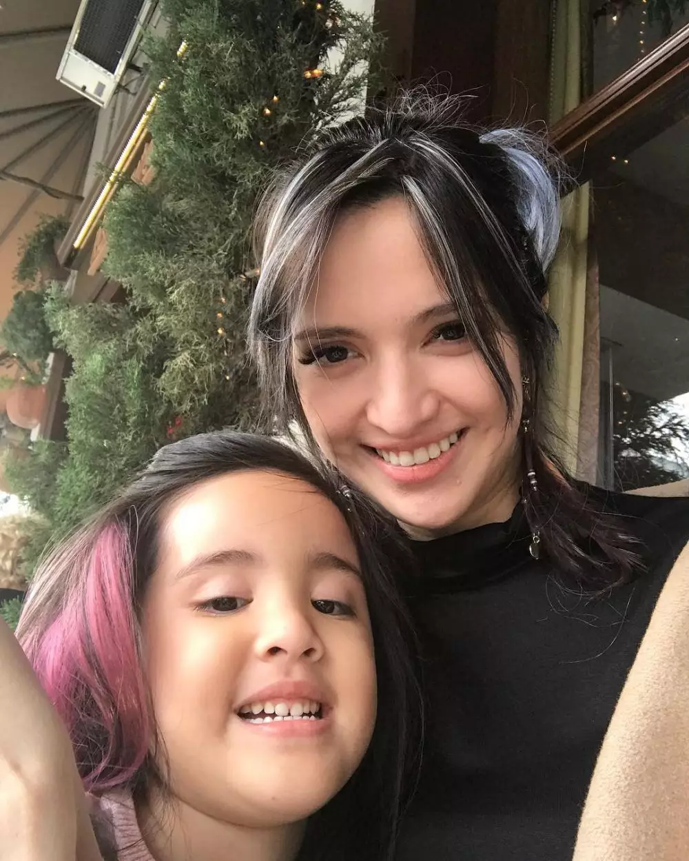 Anak seleb ini ganti warna rambut Instagram/@nirinazubir_ ; @shela_lala96 Anak seleb ini ganti warna rambut Instagram/@nirinazubir_ ; @shela_lala96