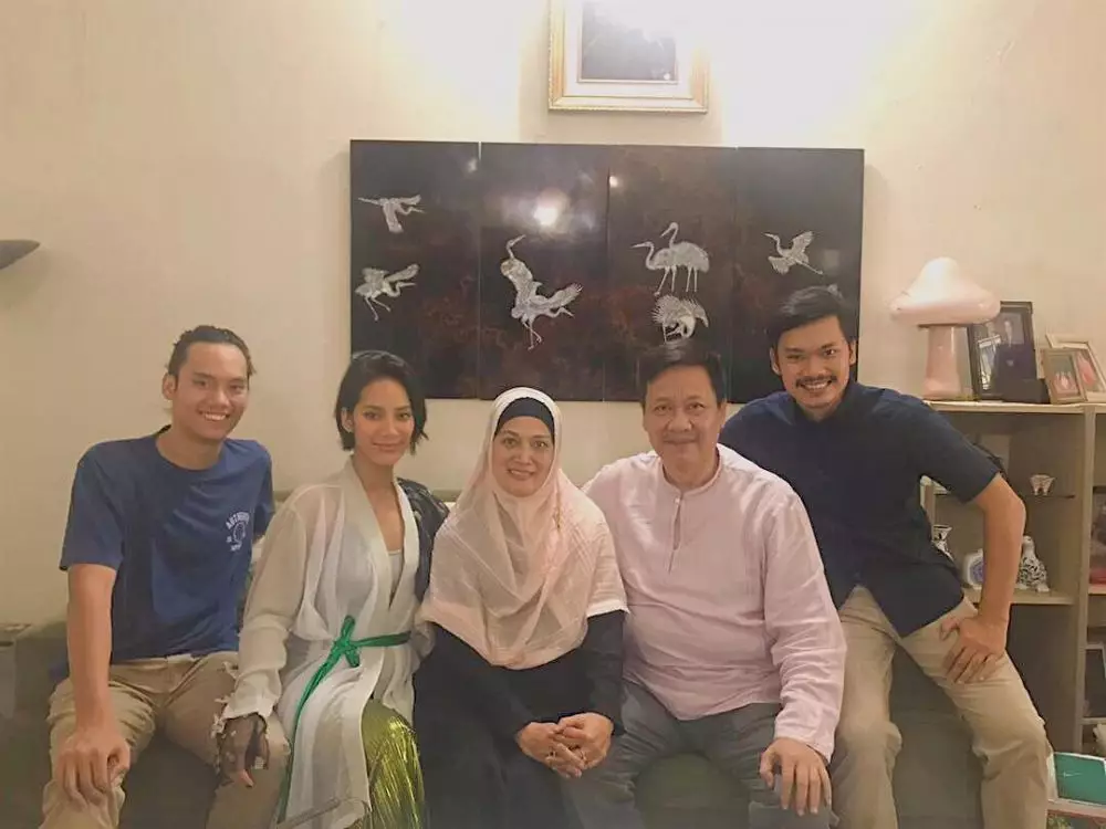 Tara Basro dan kakaknya © 2020 brilio.net