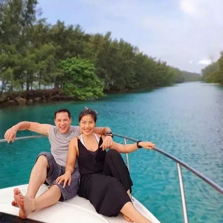potret harmonis Ari Wibowo dan istri Instagram/@ariwibowo_official potret harmonis Ari Wibowo dan istri Instagram/@ariwibowo_official
