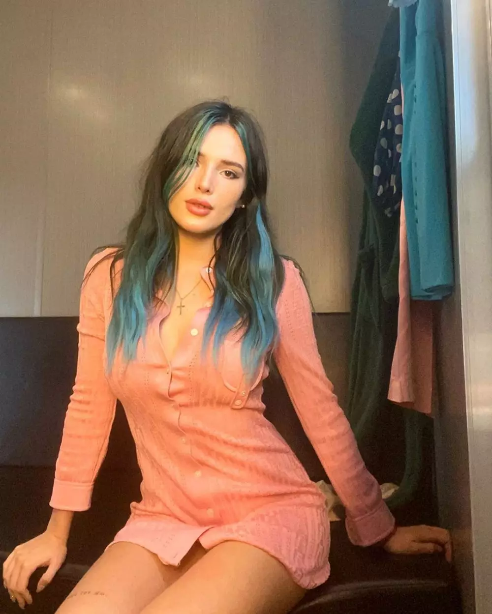 Seleb ini tampil percaya diri dengan bulu ketiak Instagram