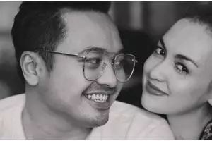 4 Perjuangan Rianti Cartwright menanti momongan 9 tahun