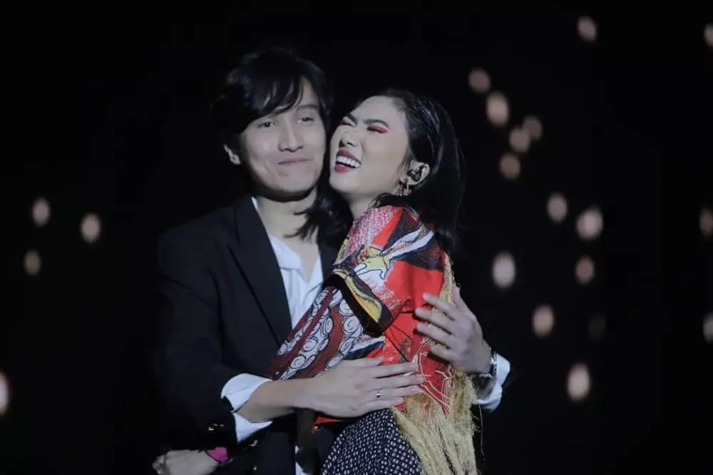 Isyana Sarasvati ajak suami manggung berbagai sumber