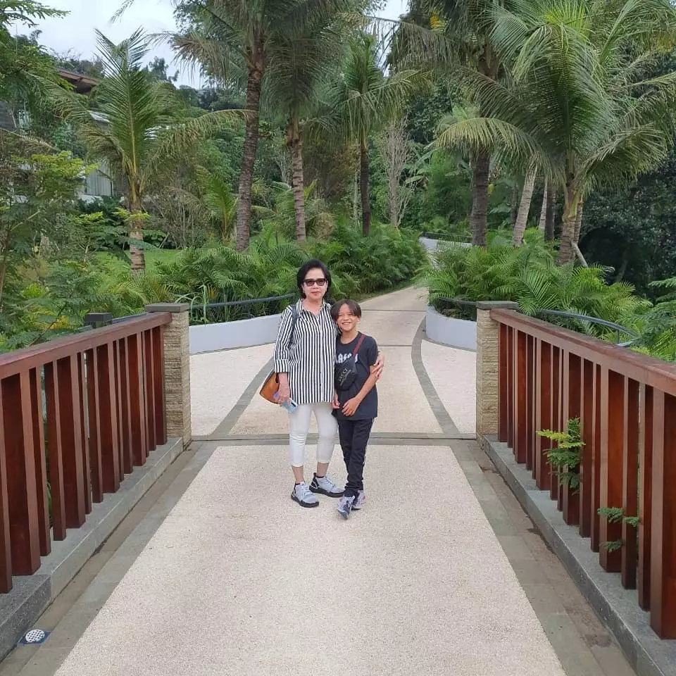 potret ibunda BCL yang miliki paras cantik Instagram