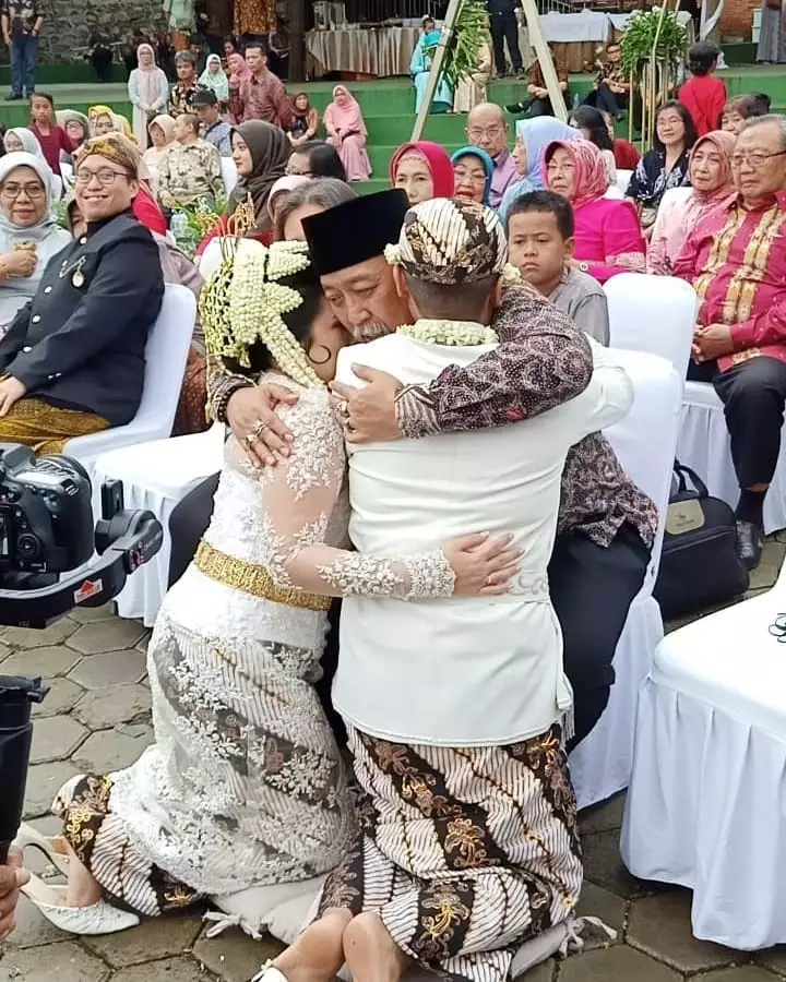 Indro hadiri nikahan anak Dono 'Warkop' berbagai sumber