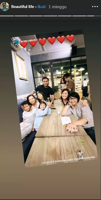 Momen kedekatan Erix Soekamti dan kedua istrinya Instagram  Momen kedekatan Erix Soekamti dan kedua istrinya Instagram