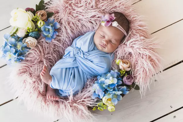 76 Nama bayi perempuan Jawa Ningrat, penuh makna © 2020 brilio.net 76 Nama bayi perempuan Jawa Ningrat, penuh makna © 2020 brilio.net