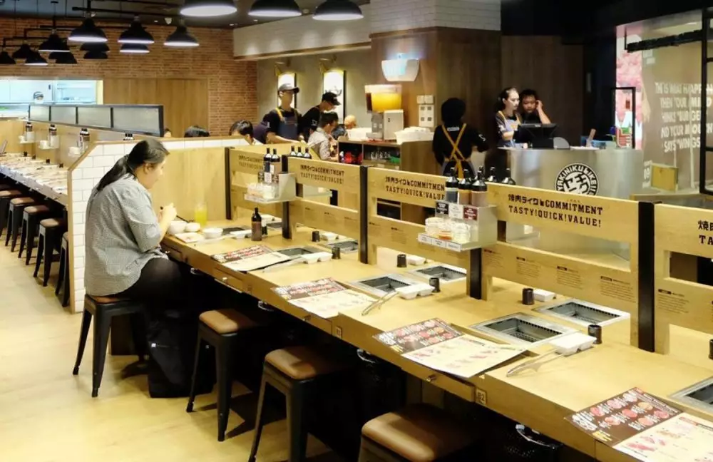 Berburu tempat makan © 2020 brilio.net