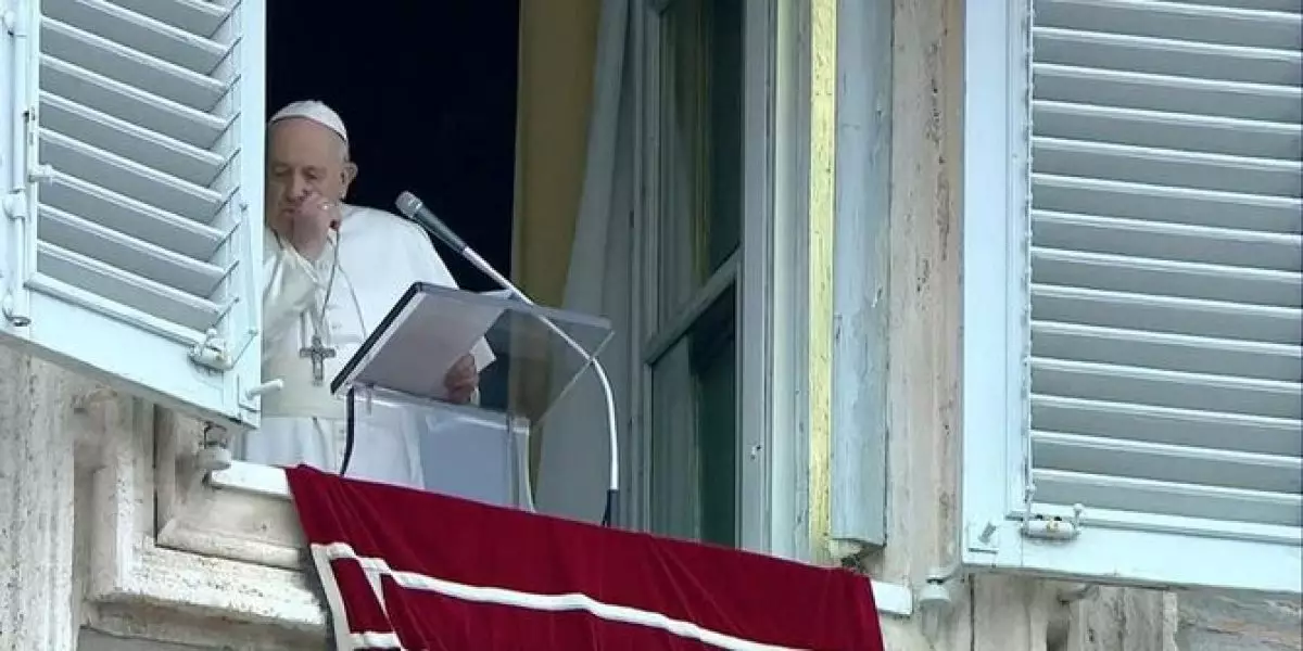 Sempat batuk & diduga terjangkit Corona, Paus Fransiskus negatif