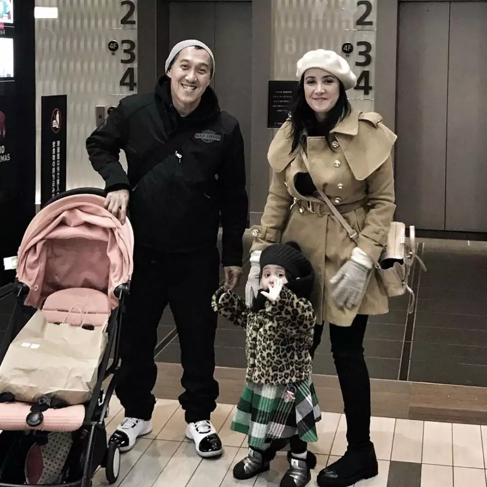 Artis yang jatuh hati pada politisi © 2020 brilio.net