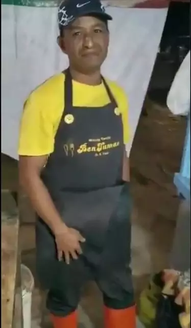 pedagang nasgor mirip anies © 2020 brilio.net pedagang nasgor mirip anies © 2020 brilio.net