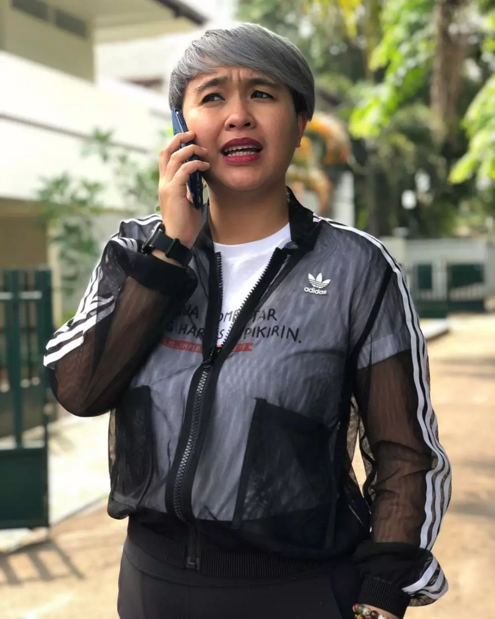 Cara unik 5 seleb tunjukkan percaya diri Instagram