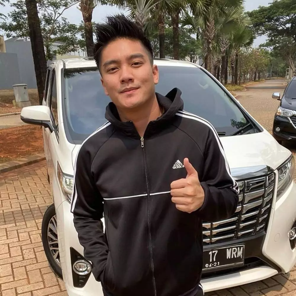 gangguan pendengaran seleb © 2020  Instagram/@ratnagalih ;  @shae_official gangguan pendengaran seleb © 2020  Instagram/@ratnagalih ;  @shae_official