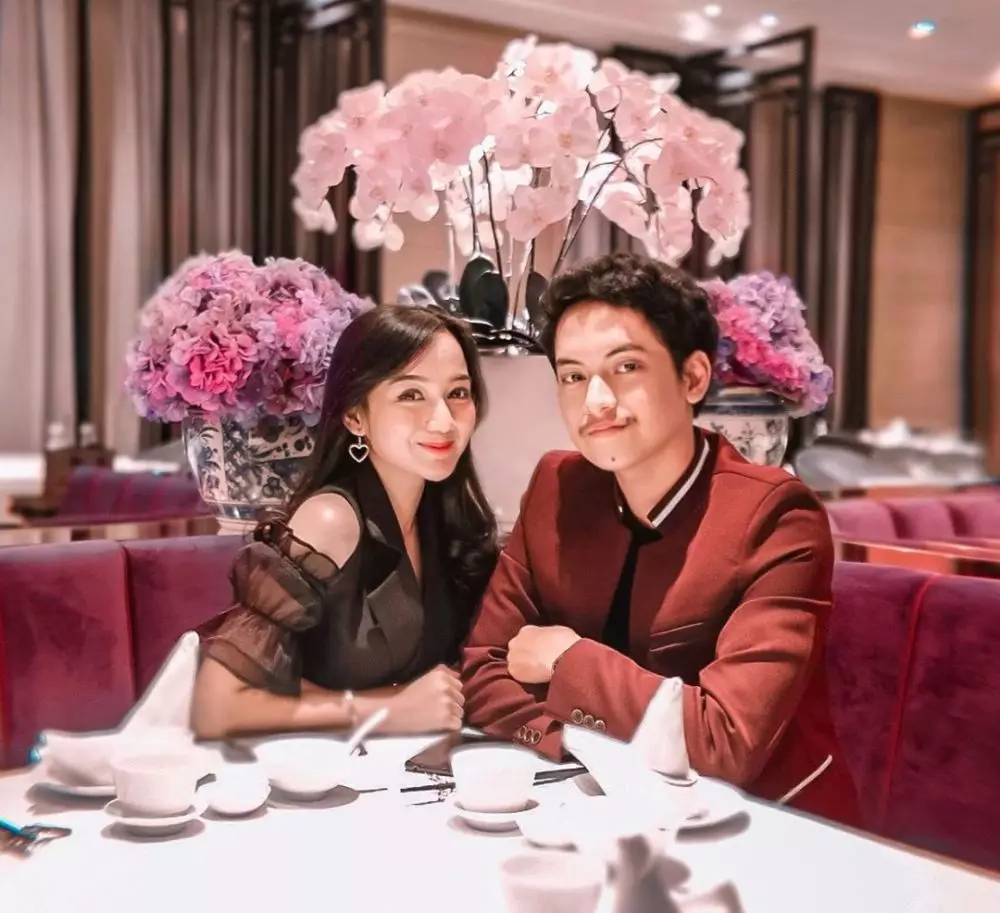 Nanda Arsyinta dan pacar barunya © 2020 brilio.net