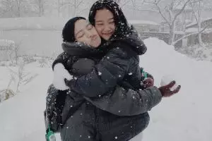 Kedekatan 7 beauty vlogger bareng saudaranya ini bikin baper